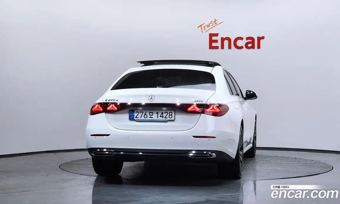 Mercedes-Benz E-Class 2024 2.0 Автомат в Москве № 409261, фото 4