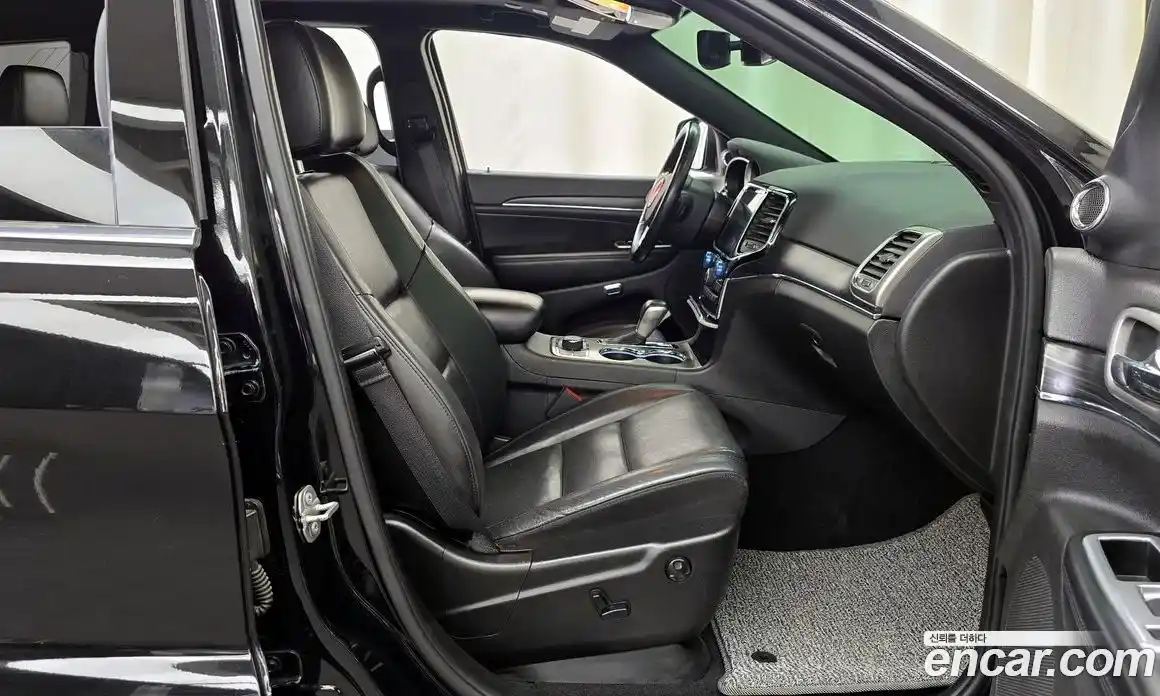 Jeep Cherokee 2020 3.6 Автомат в Москве № 432728, фото 11