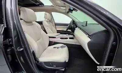 Genesis GV70 2024 2.5 Автомат в Москве № 462134, миниатюра 10