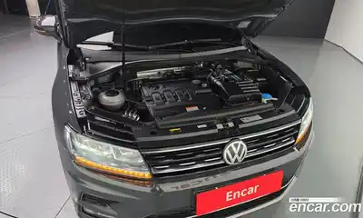 Volkswagen Tiguan 2018 2.0 Автомат в Москве № 463999, миниатюра 6