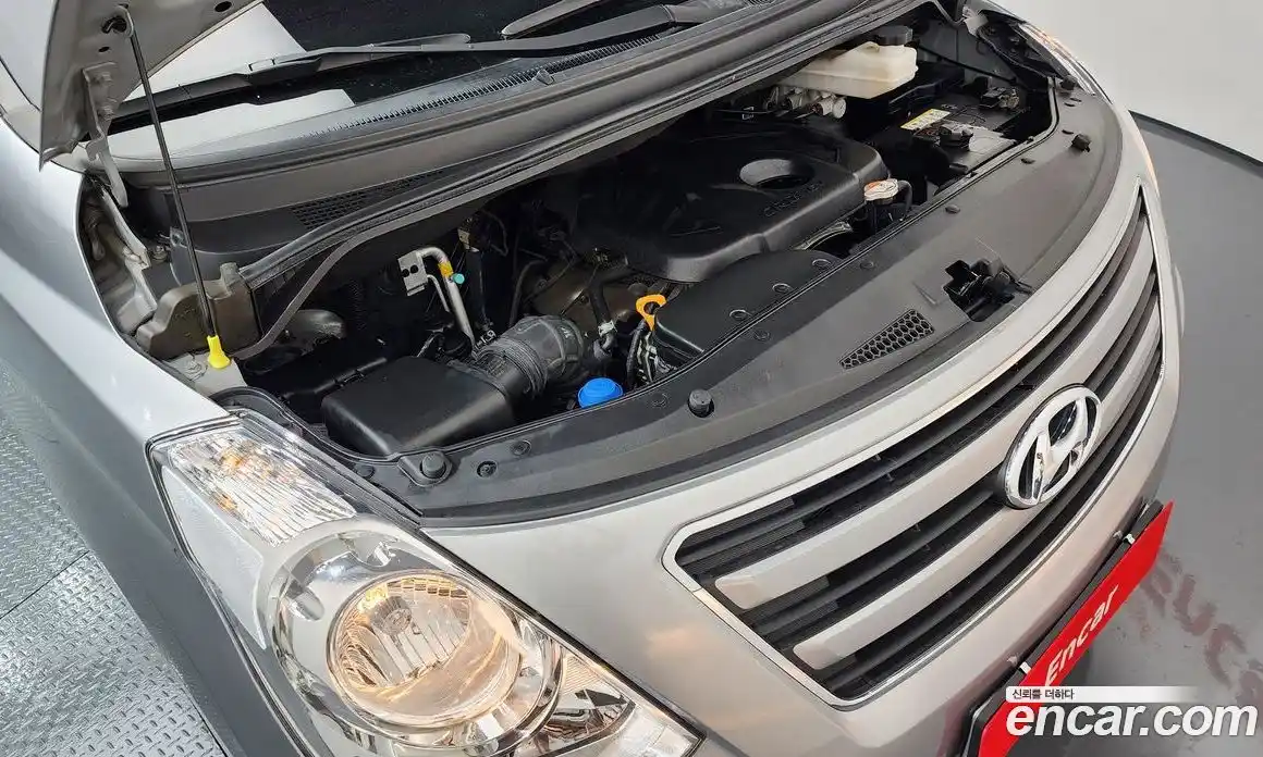 Hyundai Starex 2018 2.5 Механическая в Москве № 47018, фото 15