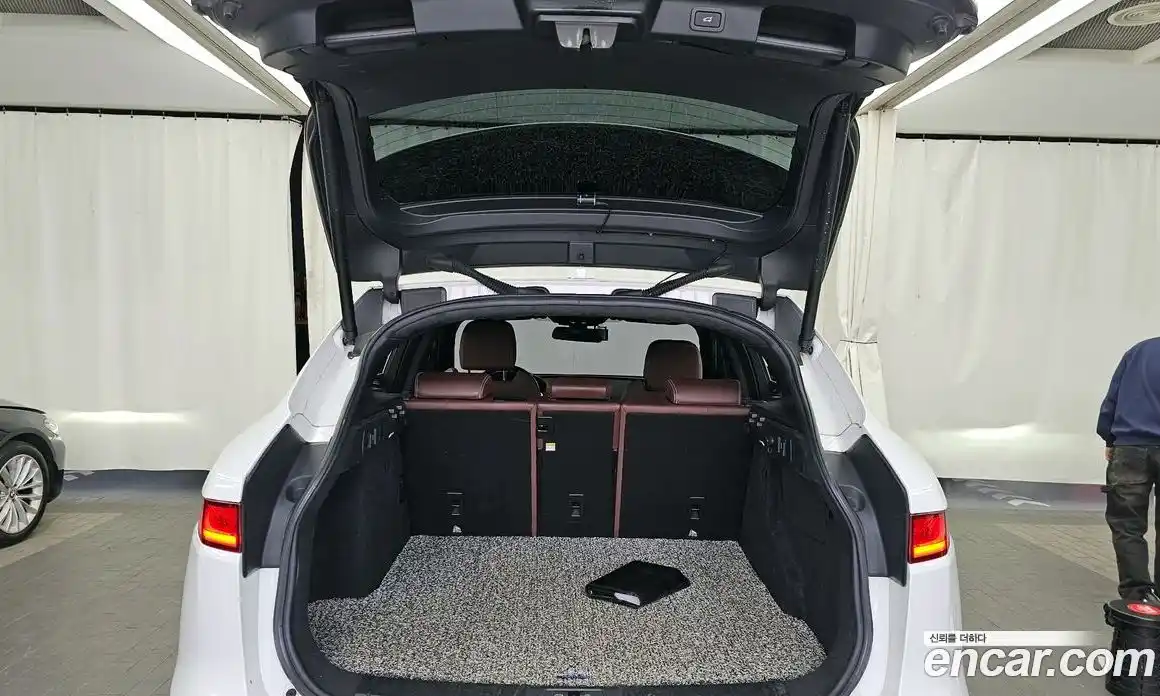 Jaguar F-Pace 2017 3.0 Автомат в Москве № 474264, фото 20