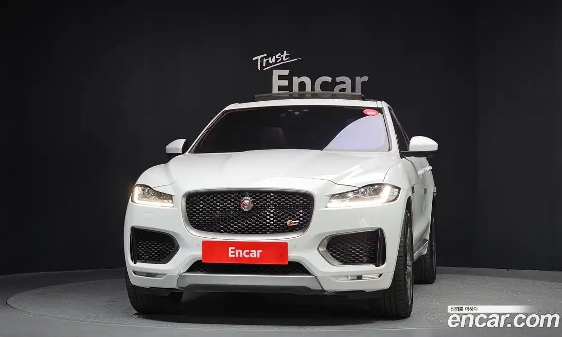 Jaguar F-Pace 2017 3.0 Автомат в Москве № 474264, фото 3