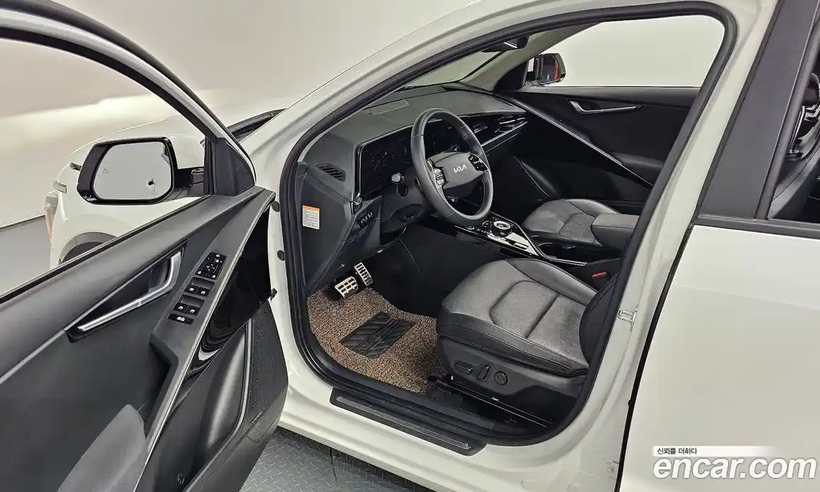 Kia Niro 2022 1.6 Автомат в Москве № 50779, фото 20