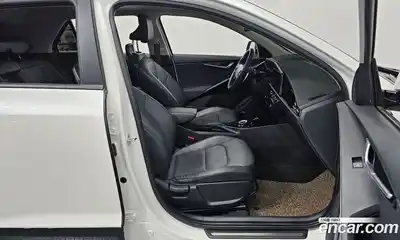 Kia Niro 2022 1.6 Автомат в Москве № 50779, миниатюра 10