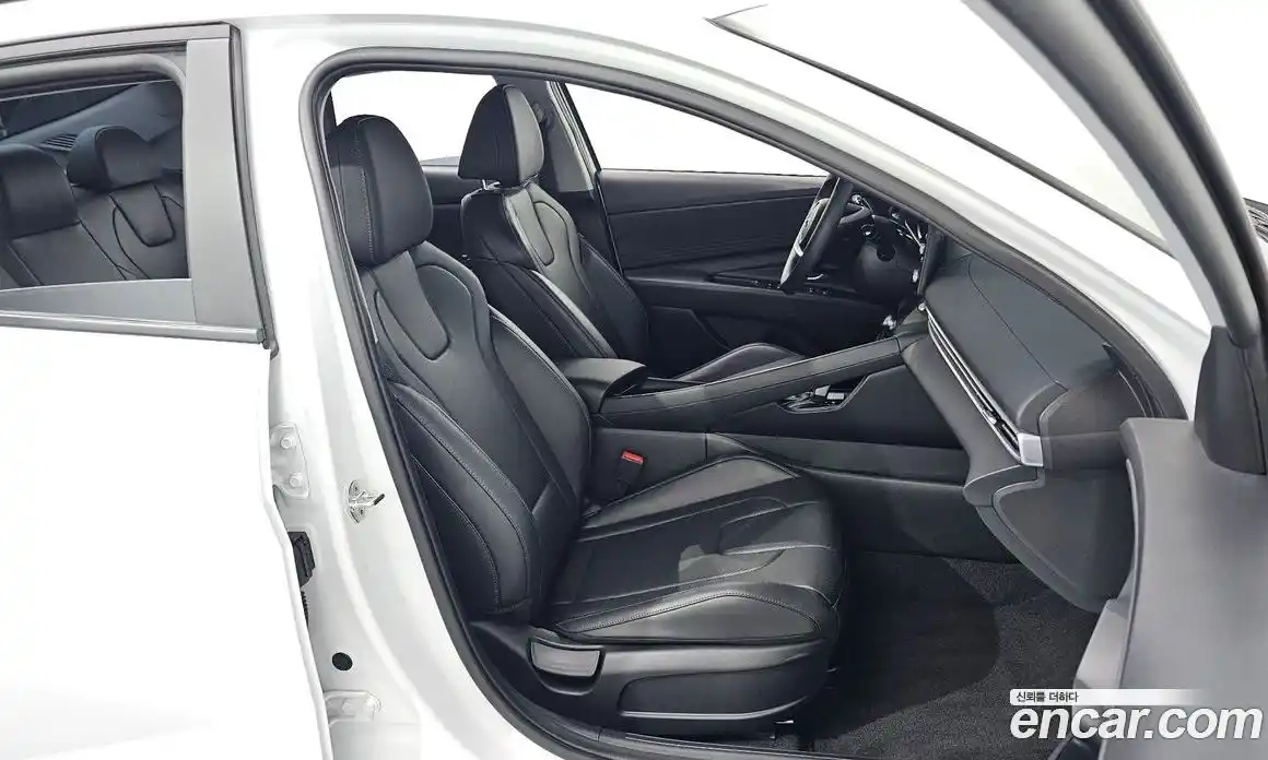 Hyundai Avante 2023 1.6 Автомат в Москве № 5400, фото 11