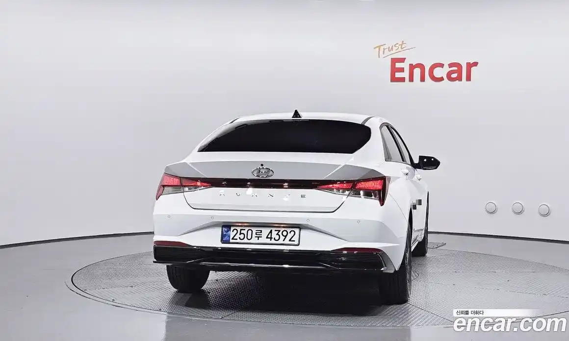 Hyundai Avante 2023 1.6 Автомат в Москве № 5400, фото 8