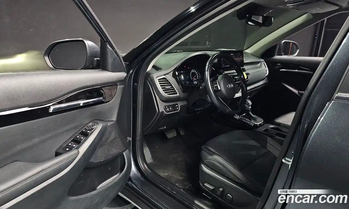 Kia Seltos 2022 1.6 Автомат в Москве № 55762, фото 14