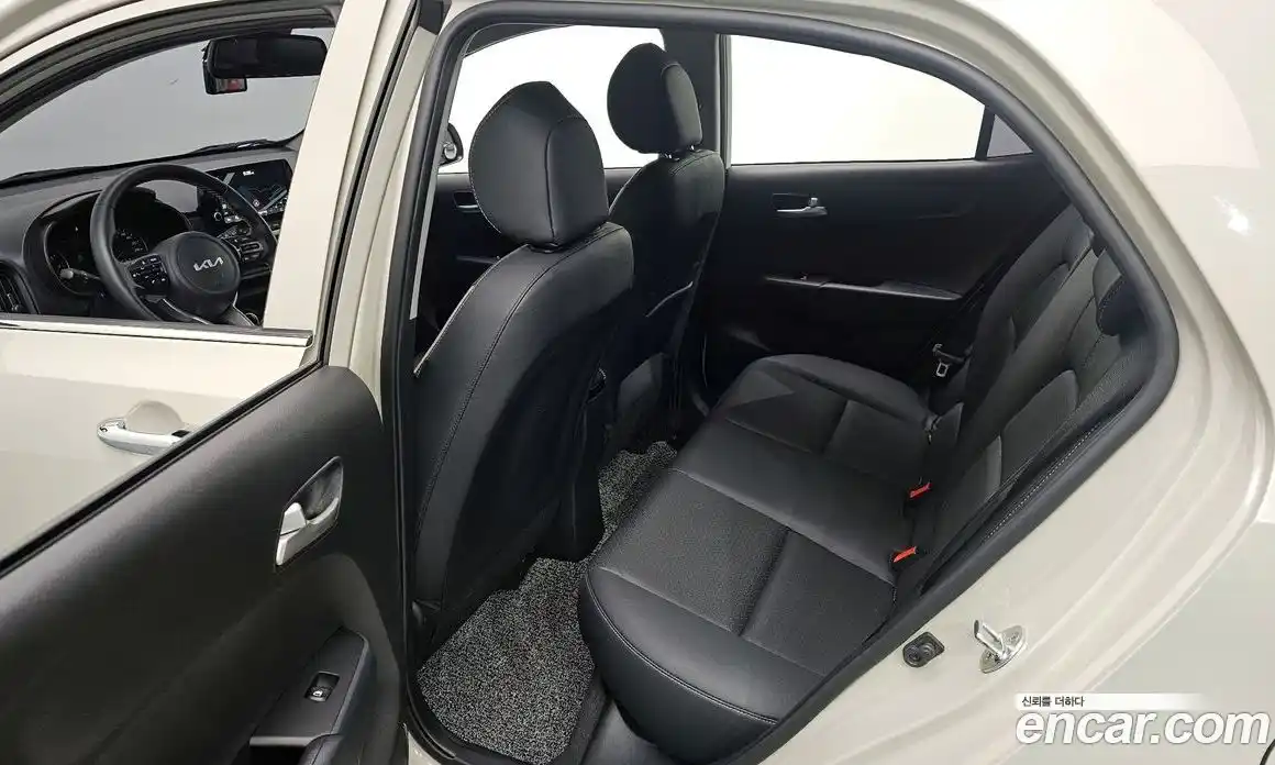 Kia Morning 2023 1.0 Автомат в Москве № 647, фото 18