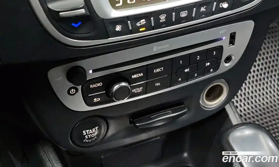 Renault SM3 2015 1.6 Автомат в Москве № 106368, фото 19