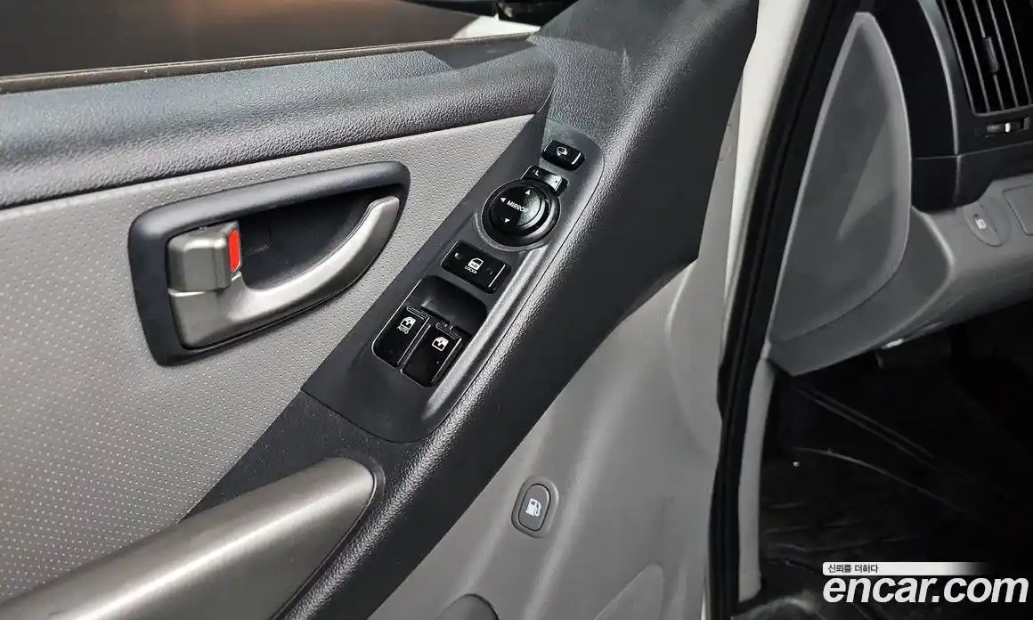 Hyundai Starex 2014 2.5 Автомат в Москве № 111779, фото 16