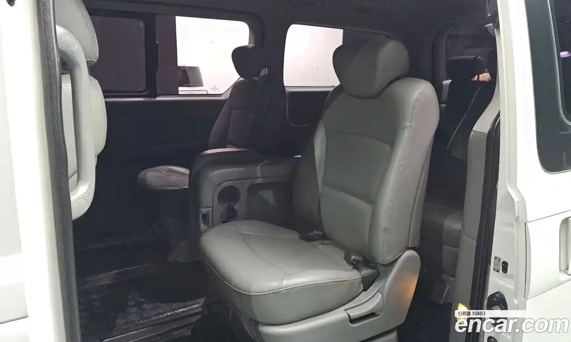 Hyundai Starex 2014 2.5 Автомат в Москве № 111779, фото 4