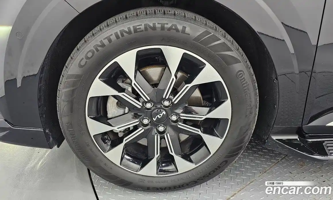 Kia Canival 2023 3.5 Автомат в Москве № 115722, фото 19