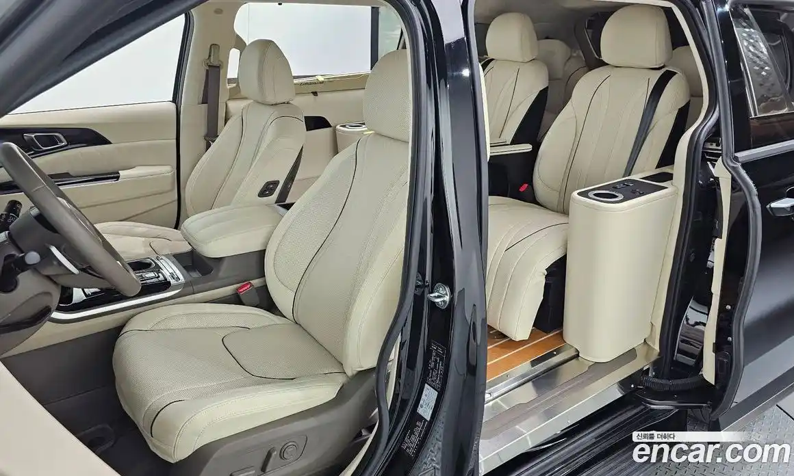 Kia Canival 2023 3.5 Автомат в Москве № 115722, фото 20