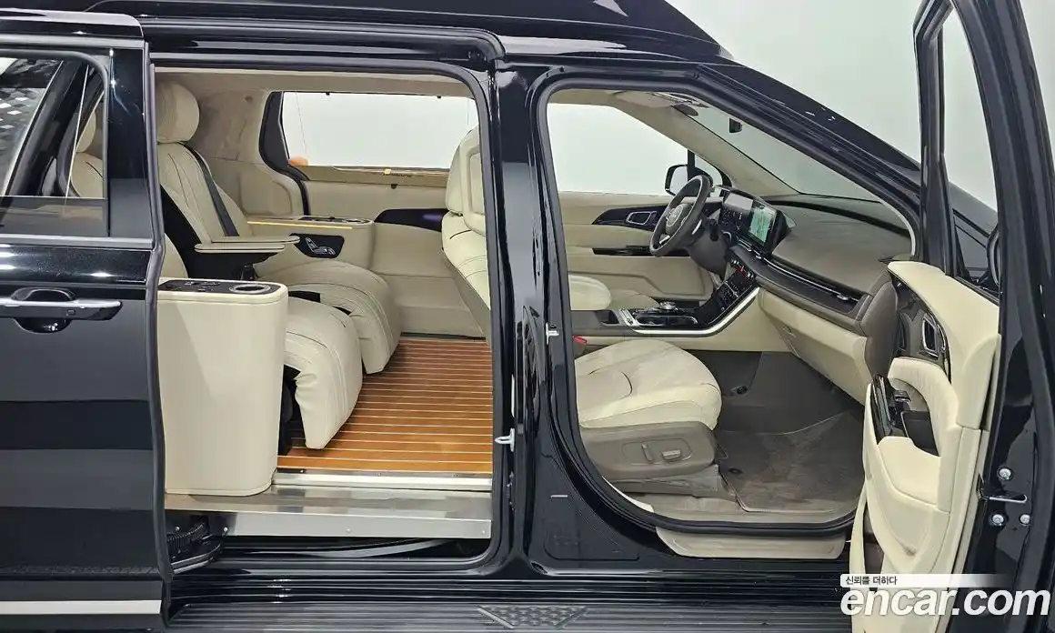 Kia Canival 2023 3.5 Автомат в Москве № 115722, фото 3