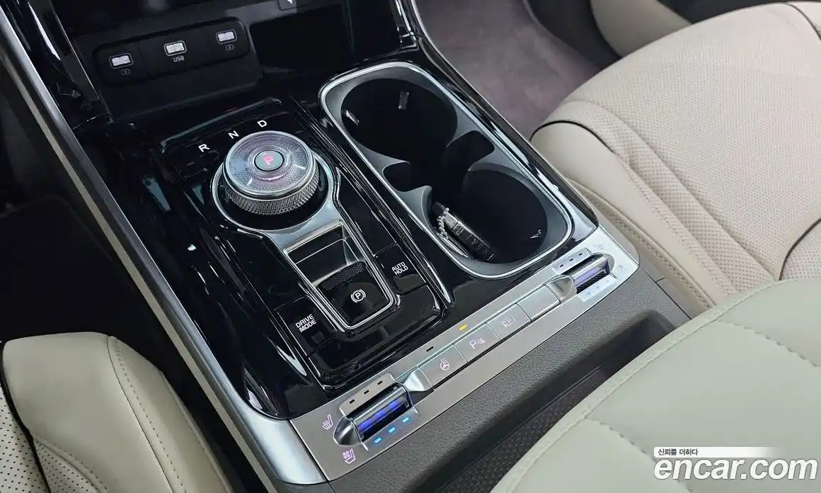 Kia Canival 2023 3.5 Автомат в Москве № 115722, фото 4