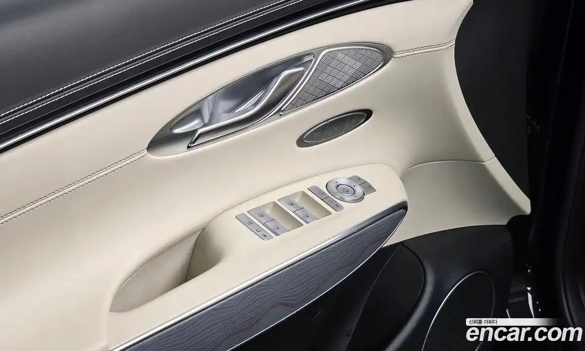 Genesis GV70 2023 2.5 Автомат в Москве № 116381, фото 13