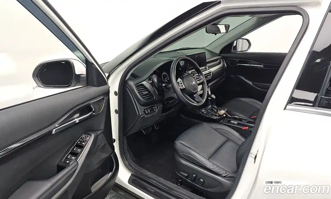 Kia Seltos 2021 1.6 Автомат в Москве № 121425, фото 17