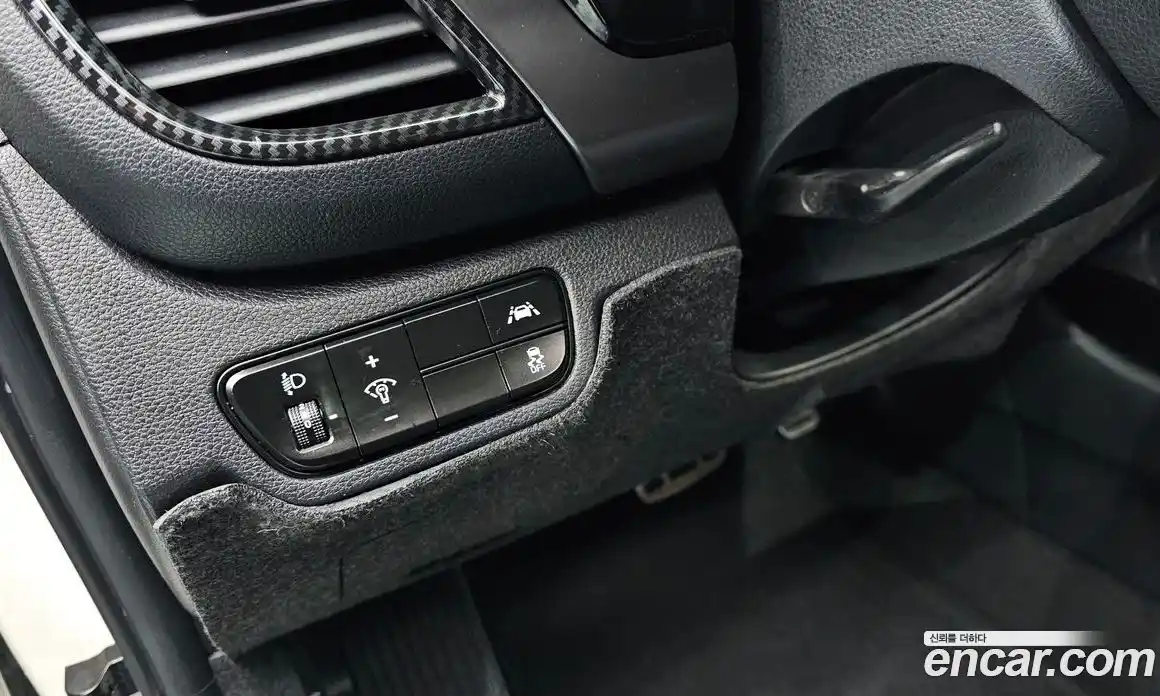 Kia Seltos 2021 1.6 Автомат в Москве № 121425, фото 4