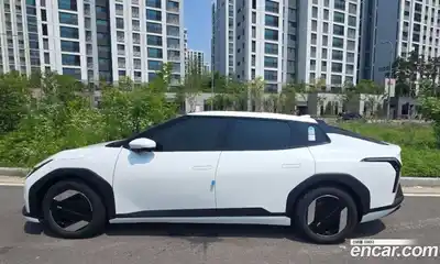 Kia EV4 2026 Автомат в Москве № 123212, миниатюра 4