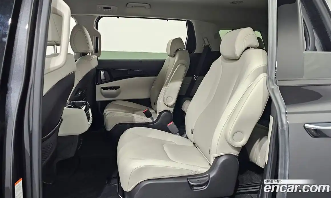 Kia Canival 2021 2.2 Автомат в Москве № 133706, фото 13