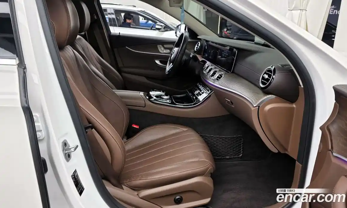 Mercedes-Benz E-Class 2020 2.0 Автомат в Москве № 143169, фото 11