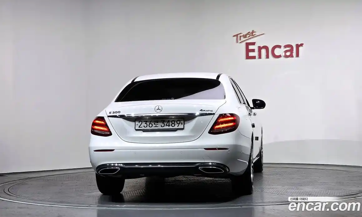 Mercedes-Benz E-Class 2020 2.0 Автомат в Москве № 143169, фото 4