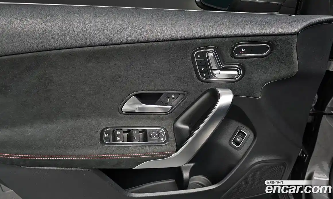 Mercedes-Benz A-Class 2021 2.0 Автомат в Москве № 143323, фото 18