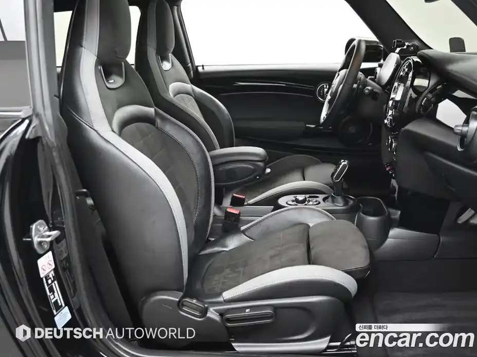 Mini Cooper 2023 2.0 Автомат в Москве № 147100, фото 10