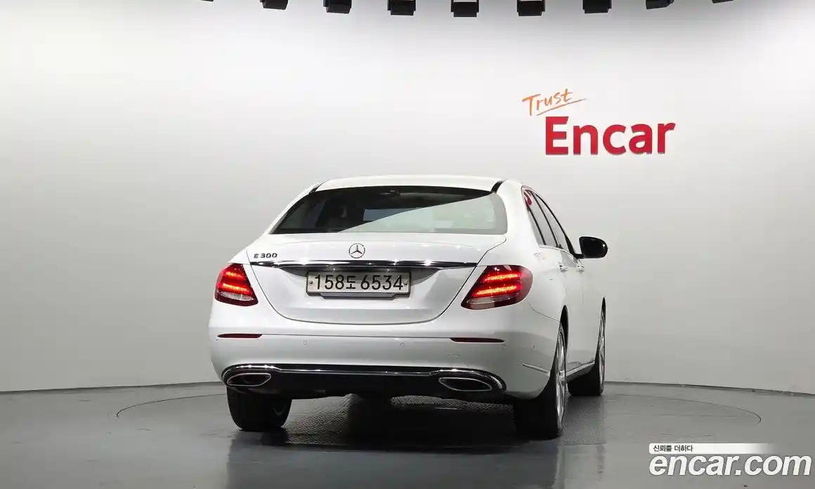 Mercedes-Benz E-Class 2019 2.0 Автомат в Москве № 161486, фото 16