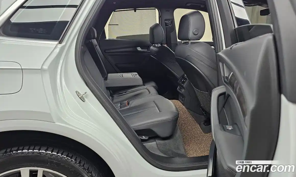 Audi Q5 2023 2.0 Автомат в Москве № 162790, фото 8