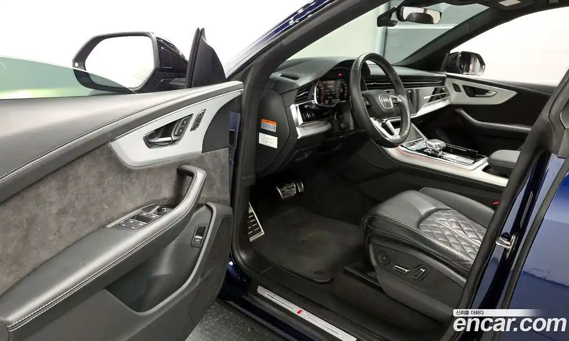 Audi Q8 2022 3.0 Автомат в Москве № 162910, фото 1