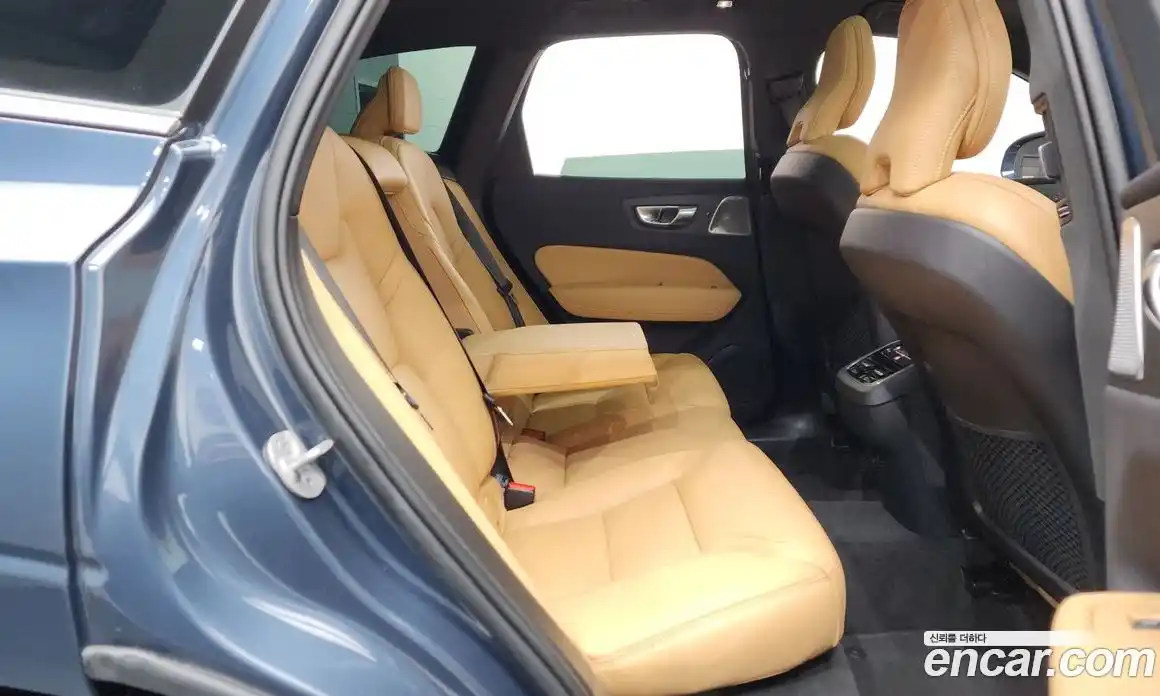 Volvo XC60 2024 2.0 Автомат в Москве № 164208, фото 12