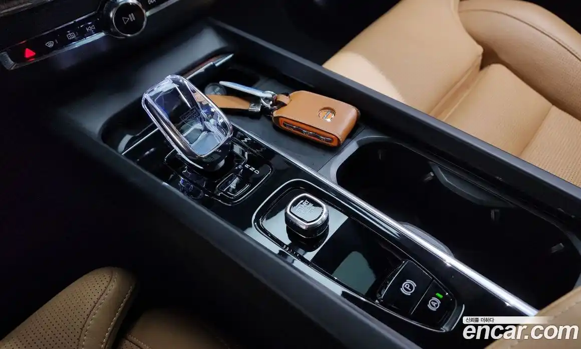 Volvo XC60 2024 2.0 Автомат в Москве № 164208, фото 9