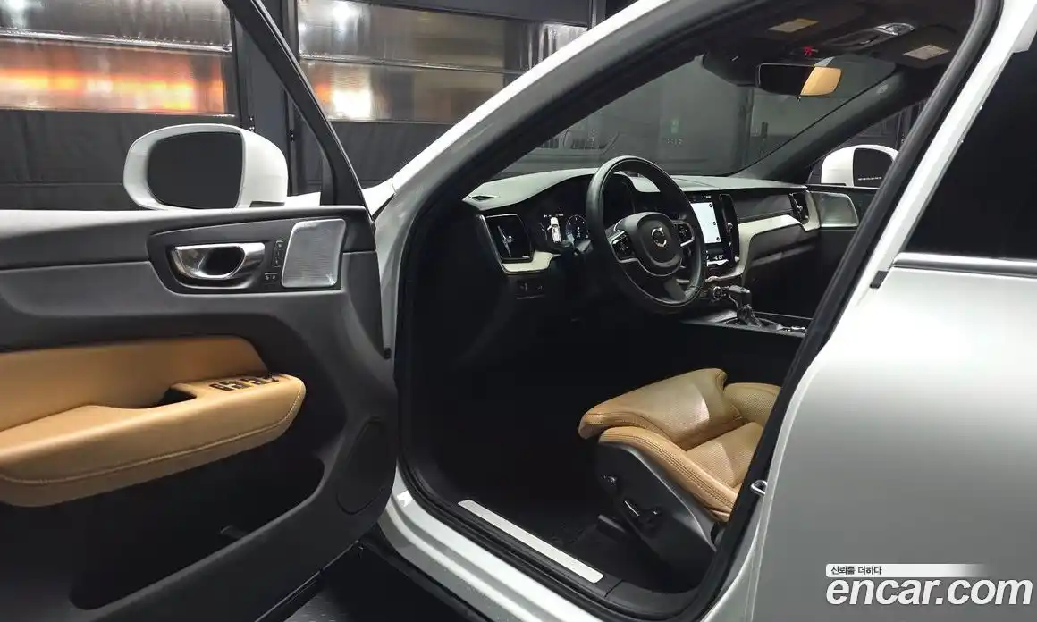 Volvo XC60 2019 2.0 Автомат в Москве № 164682, фото 13