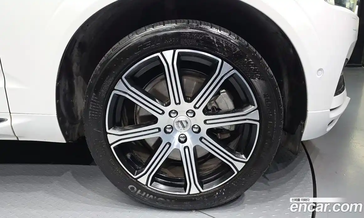 Volvo XC60 2019 2.0 Автомат в Москве № 164682, фото 5