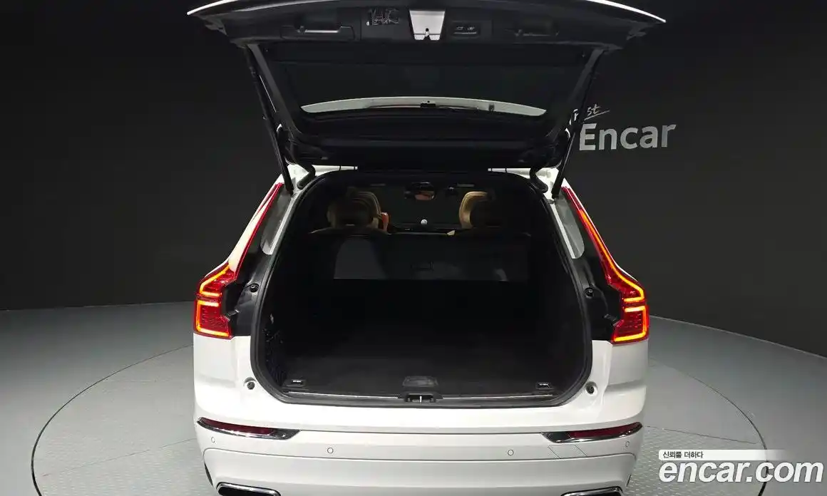 Volvo XC60 2019 2.0 Автомат в Москве № 164682, фото 6