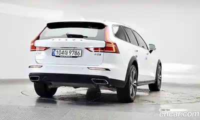 Volvo V60 2021 2.0 Автомат в Москве № 164845, миниатюра 2