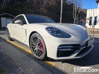 Porsche Panamera, 2022