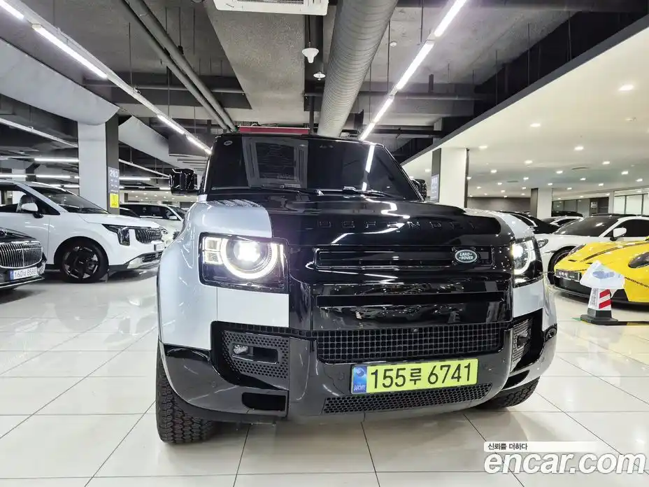 Land Rover Defender 2024 3.0 Автомат в Москве № 166022, фото 1