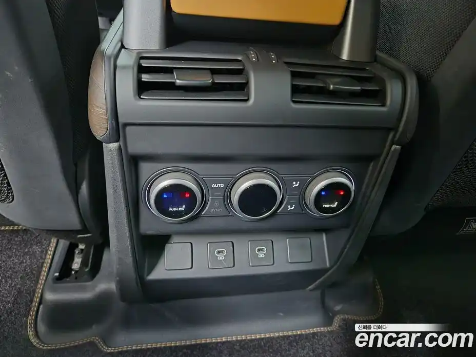 Land Rover Defender 2024 3.0 Автомат в Москве № 166022, фото 17