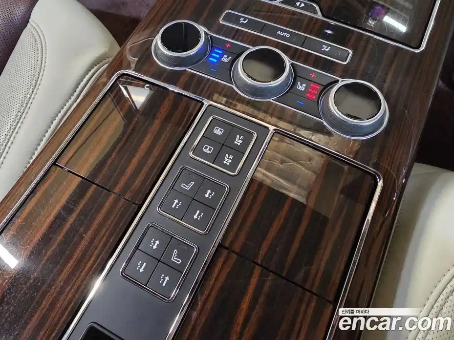 Land Rover Range-Rover 2016 5.0 Автомат в Москве № 166919, фото 17