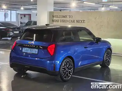 Mini Cooper 2024 0.1 Автомат в Москве № 167346, миниатюра 2