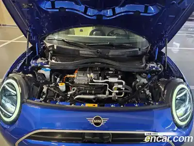 Mini Cooper 2024 0.1 Автомат в Москве № 167346, миниатюра 6