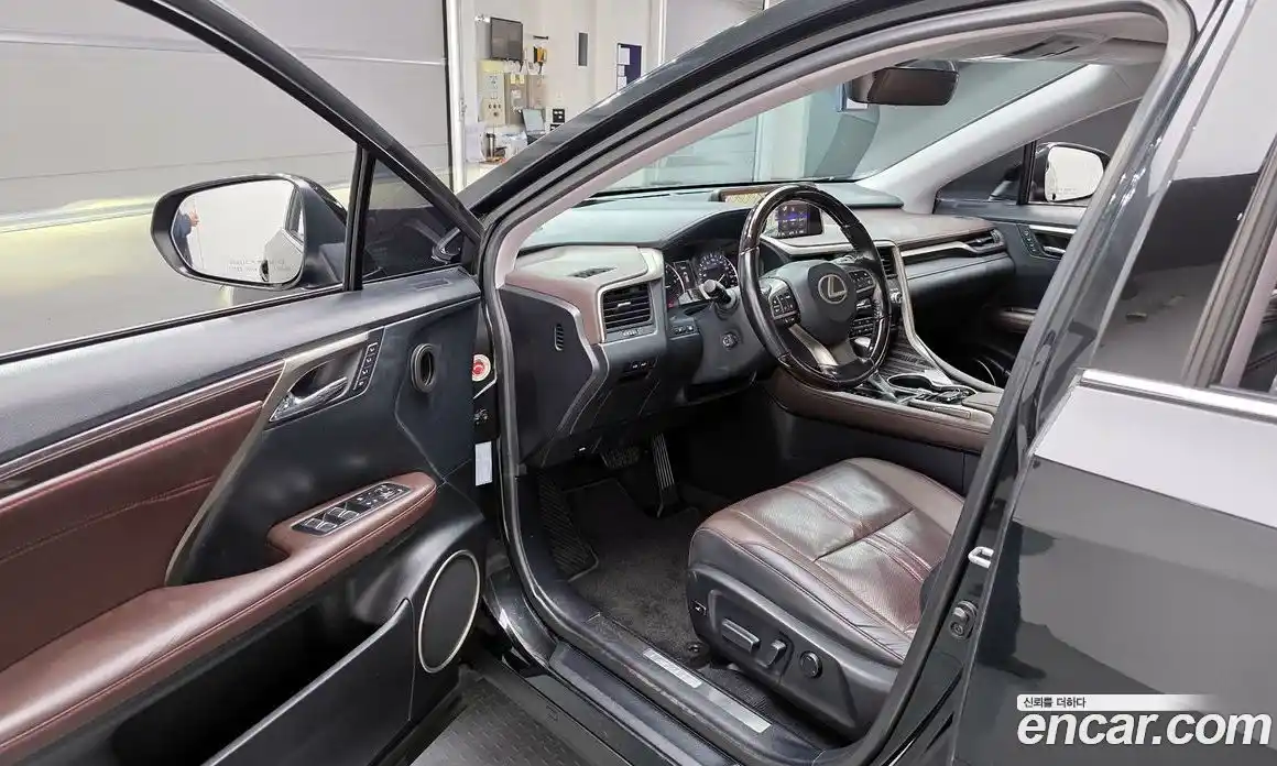 Lexus RX 2017 3.5 Автомат в Москве № 168202, фото 10