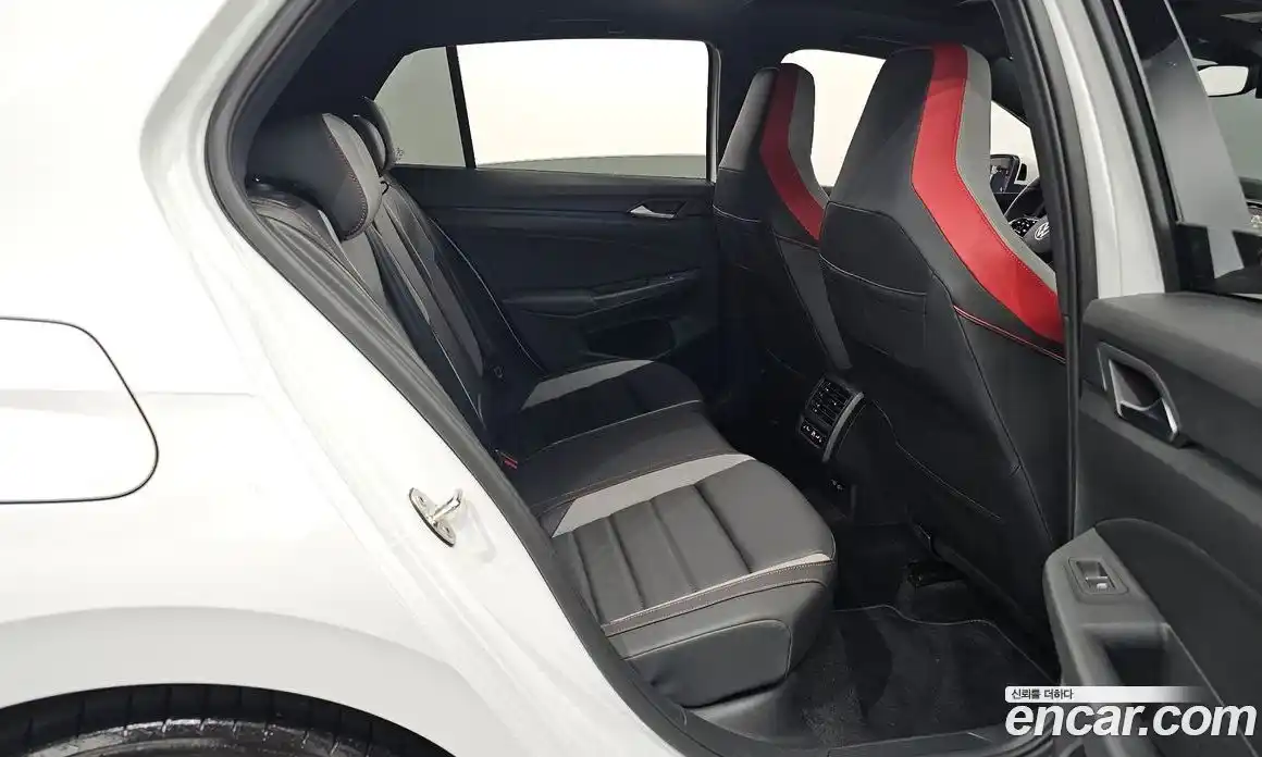 Volkswagen Golf 2024 2.0 Автомат в Москве № 168440, фото 12