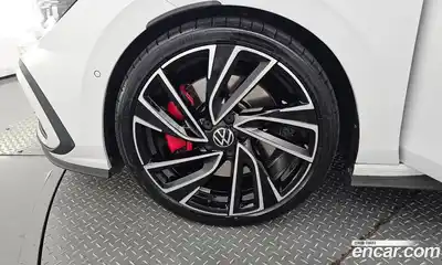 Volkswagen Golf 2024 2.0 Автомат в Москве № 168440, миниатюра 5