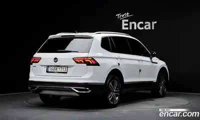 Volkswagen Tiguan 2023 2.0 Автомат в Москве № 168656, миниатюра 2