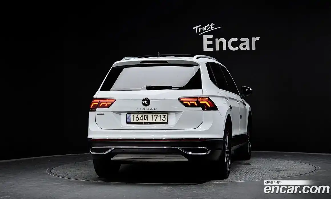 Volkswagen Tiguan 2023 2.0 Автомат в Москве № 168656, фото 4
