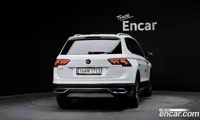 Volkswagen Tiguan 2023 2.0 Автомат в Москве № 168656, миниатюра 4